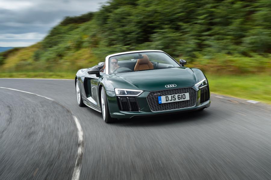  Audi R8 Spyder V10 Plus 2017 года  (UK) (фото 27 из 40)